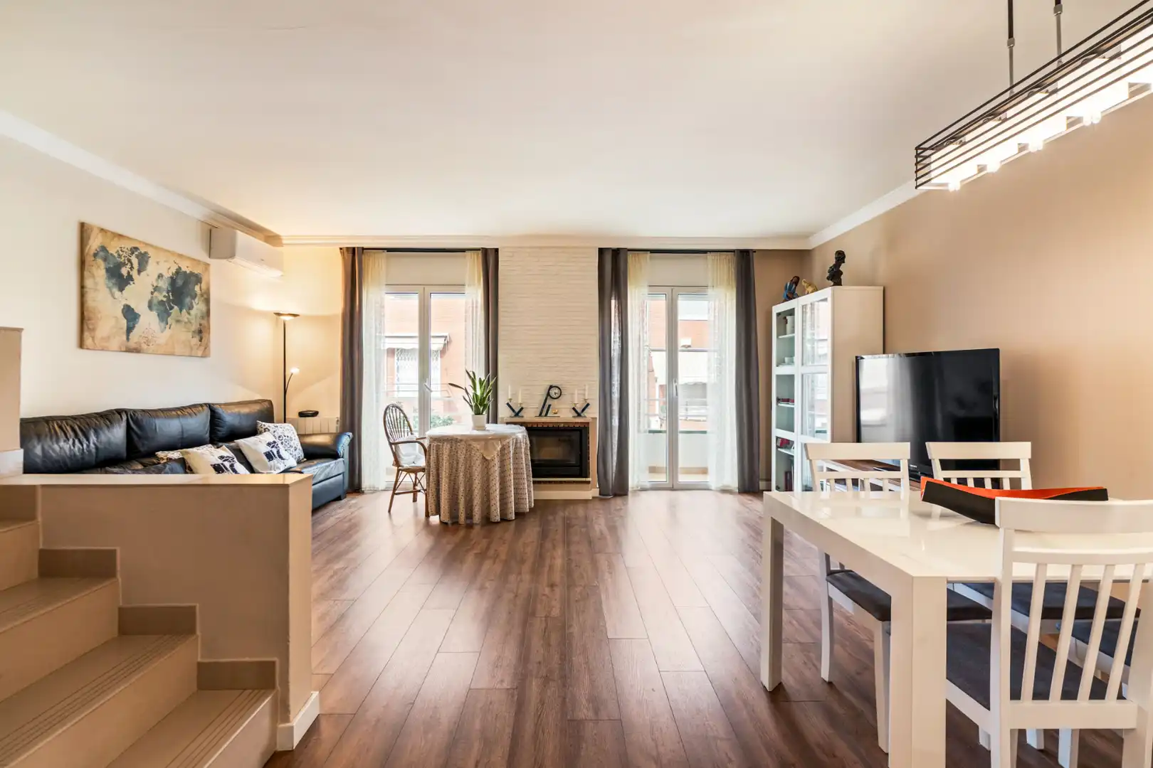 Sala de estar de Casa adosada en venta en Viladecans con Aire acondicionado, Calefacción y Parquet