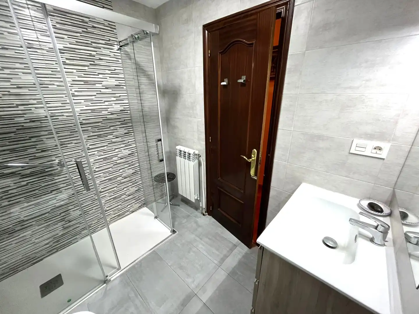 Baño de Piso en venta en Cuéllar con Calefacción, Parquet y Trastero