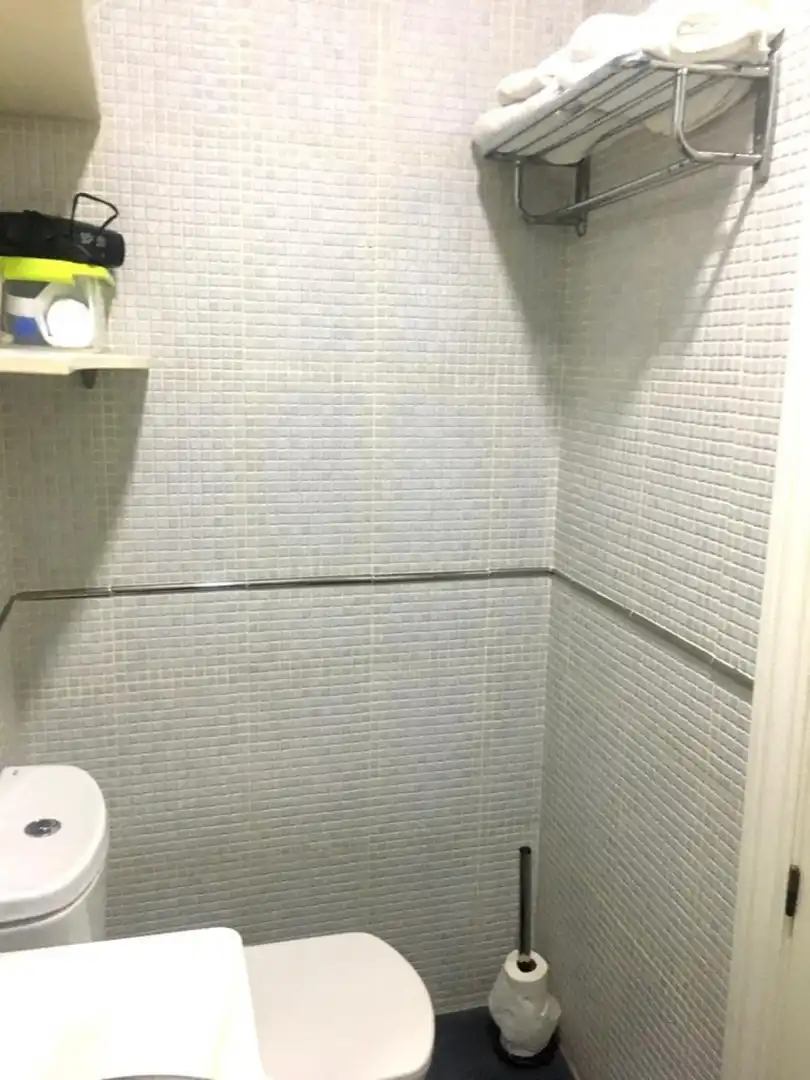 Bathroom of Flat for sale in Málaga  with Air Conditioner and Furnished