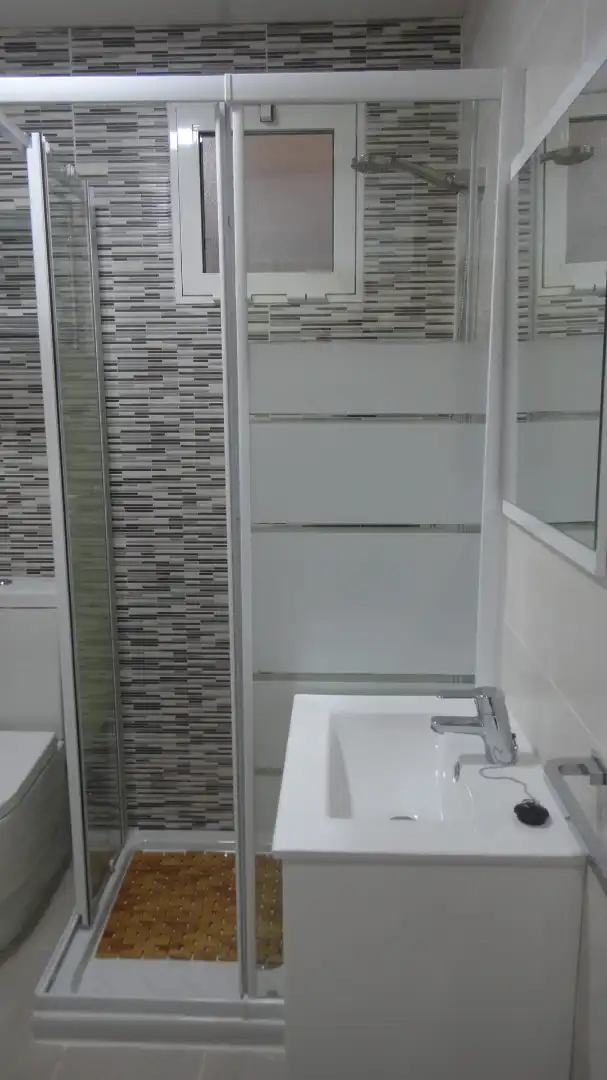 Badezimmer von Wohnung zur Miete in Elche / Elx mit Klimaanlage und Möbliert