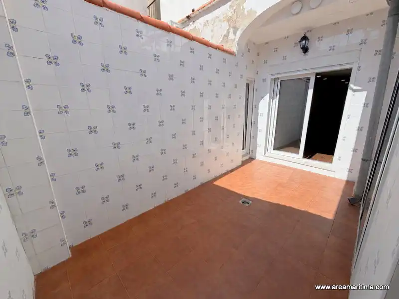 Erdgeschoss zur Miete in Valencia mit Klimaanlage, Terrasse und Ofen