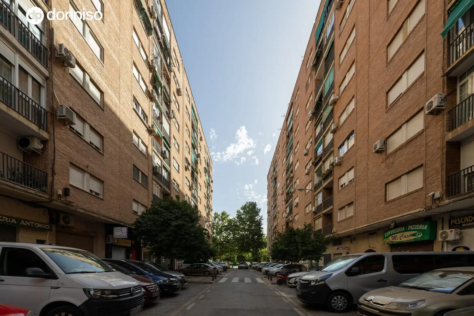 Vista exterior de Piso en venta en Granada con Terraza y Amueblado