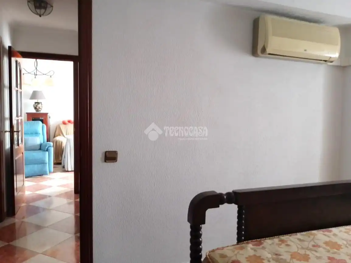 Habitación de Piso en venta en Sevilla con Aire acondicionado, Terraza y Amueblado