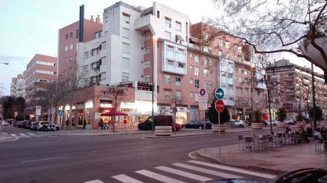 Garaje en Venta en Avenida de la Buhaira, nº18 en La Calzada - La Florida