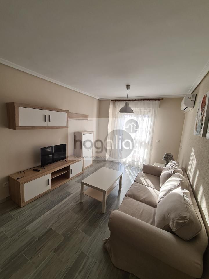 Sala d'estar de Àtic de lloguer en  Sevilla Capital amb Aire condicionat, Terrassa i Piscina