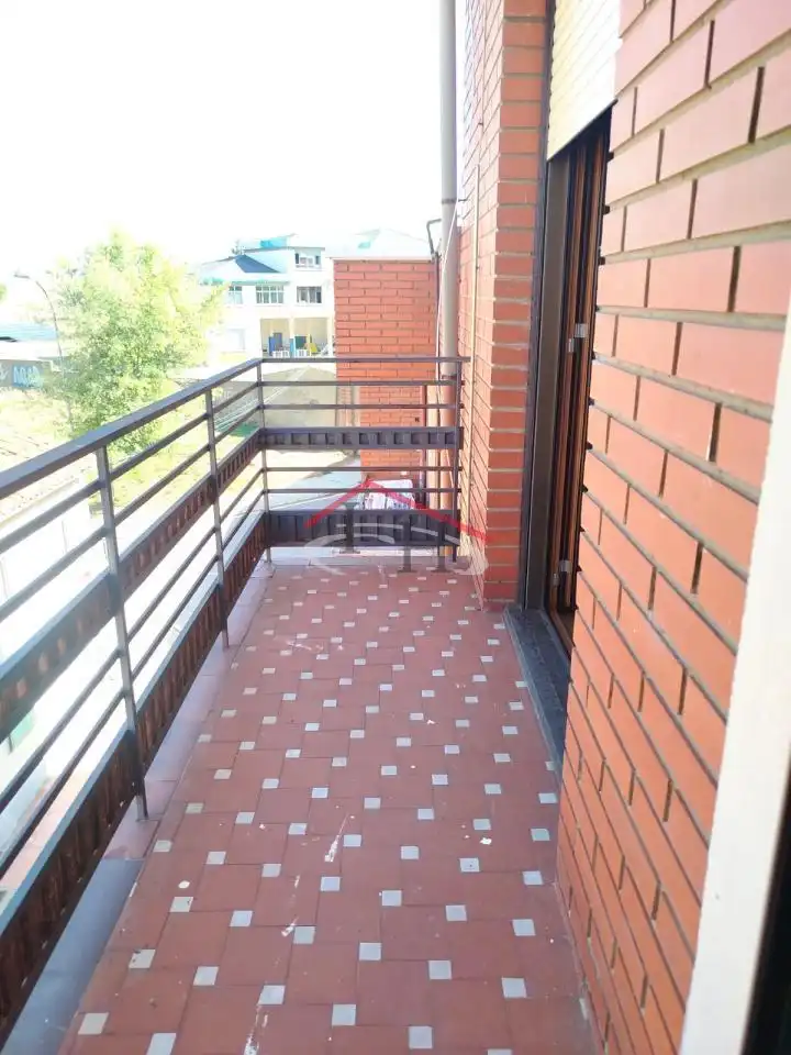Terrassa de Pis en venda en León Capital  amb Calefacció, Terrassa i Traster