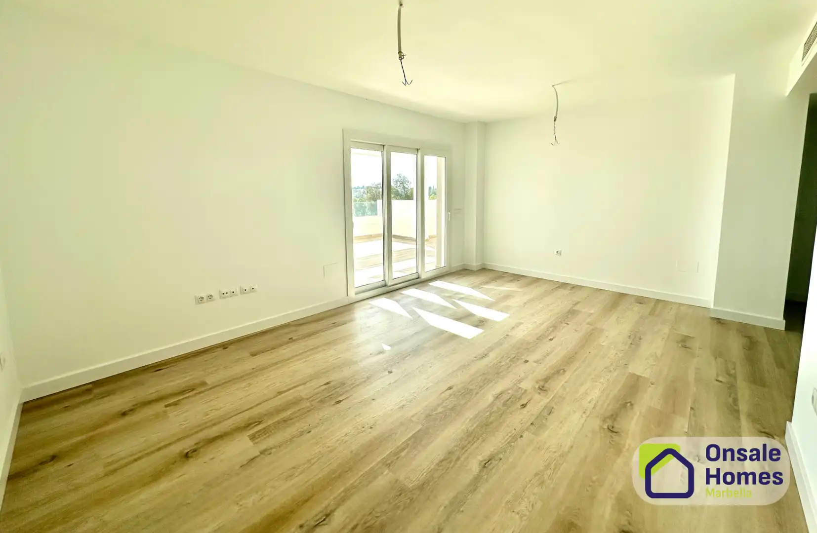 Wohnzimmer von Dachboden zur Miete in Marbella mit Klimaanlage, Terrasse und Abstellraum