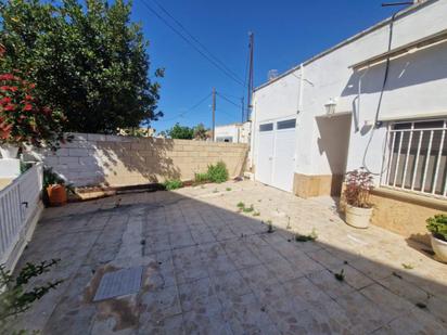 Vista exterior de Casa o xalet en venda en Sant Jaume d'Enveja amb Jardí privat i Terrassa