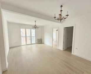 Living room of Flat to rent in Valladolid Capital  with Heating, Oven and Washing machine