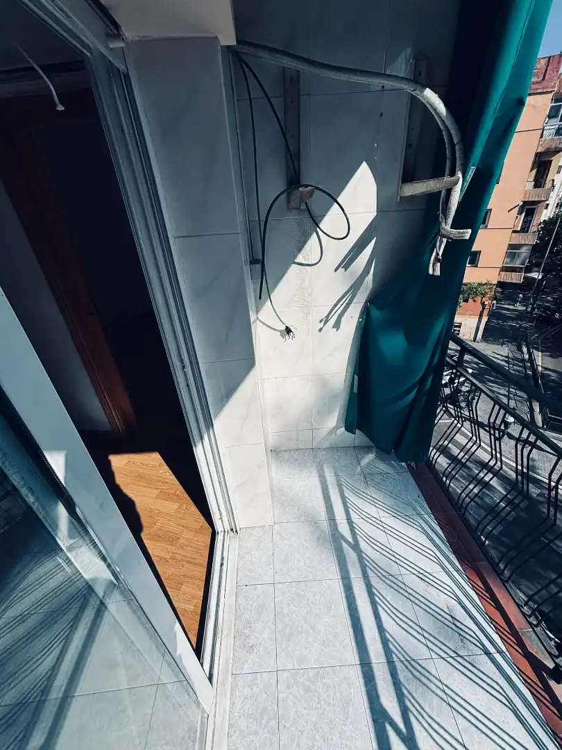 Badezimmer von Wohnung zum Verkauf in L'Hospitalet de Llobregat mit Parkett, Terrasse und Balkon