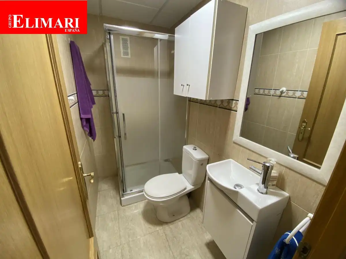 Baño de Apartamento en venta en La Ràpita con Aire acondicionado, Calefacción y Terraza