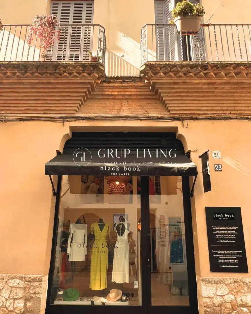 Locale commerciale in affitto a Carrer Major