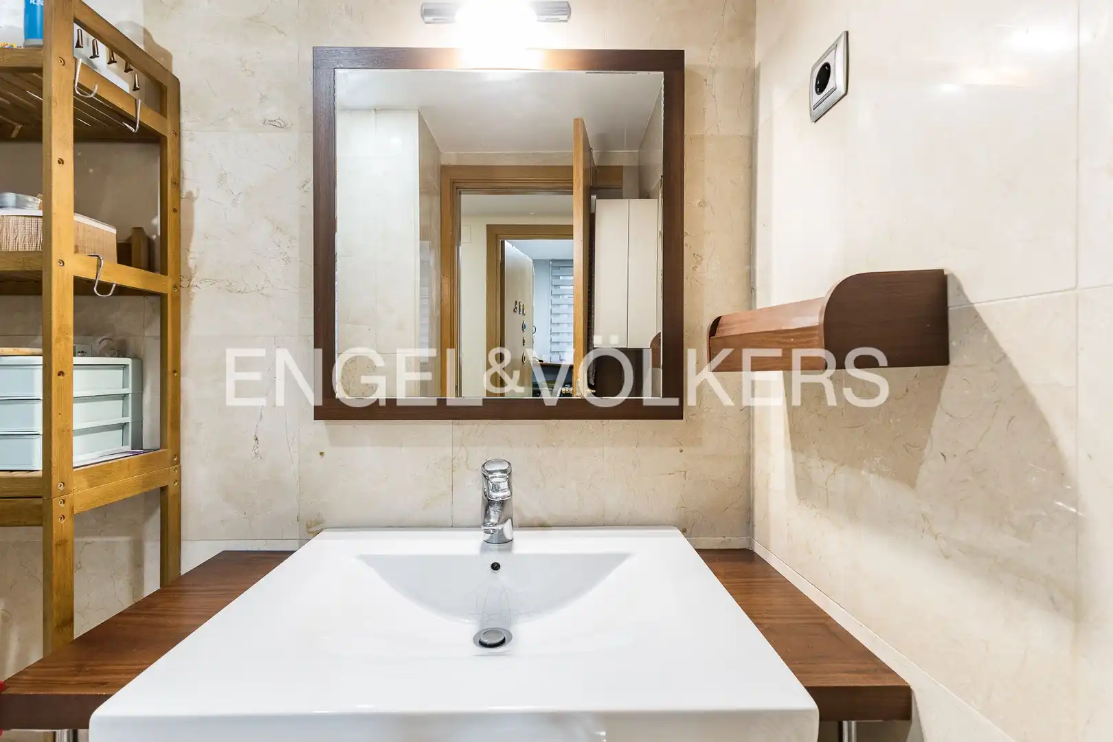 Bany de Pis en venda en Sant Just Desvern amb Aire condicionat, Calefacció i Parquet