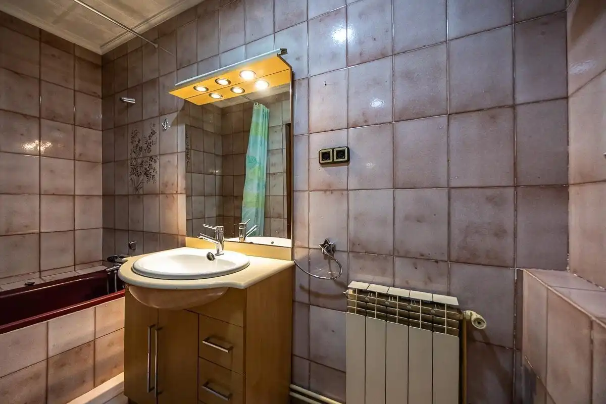 Bathroom of Attic for sale in Sabadell  with Heating and Terrace