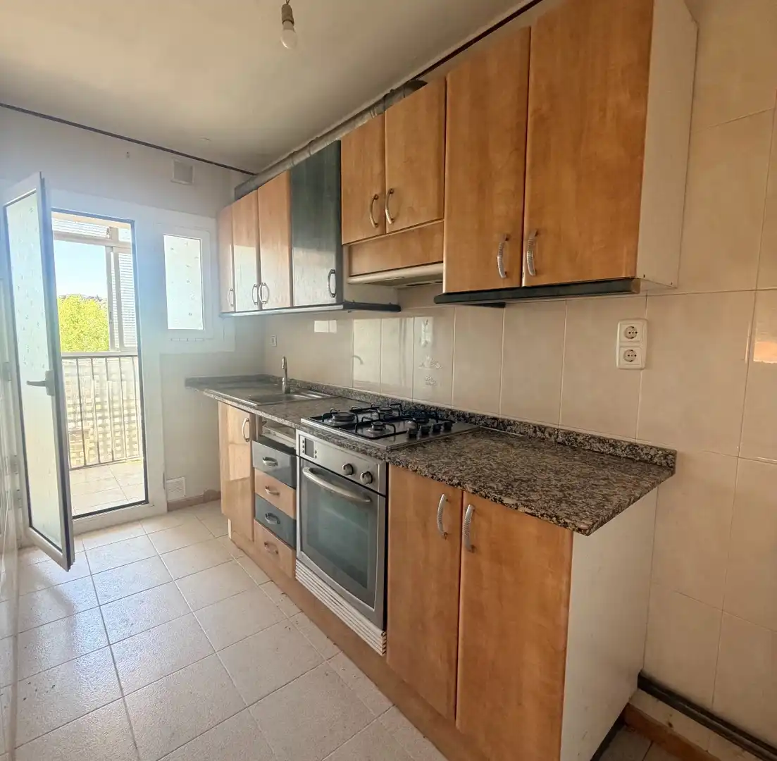 Cocina de Piso en venta en Terrassa con Alarma