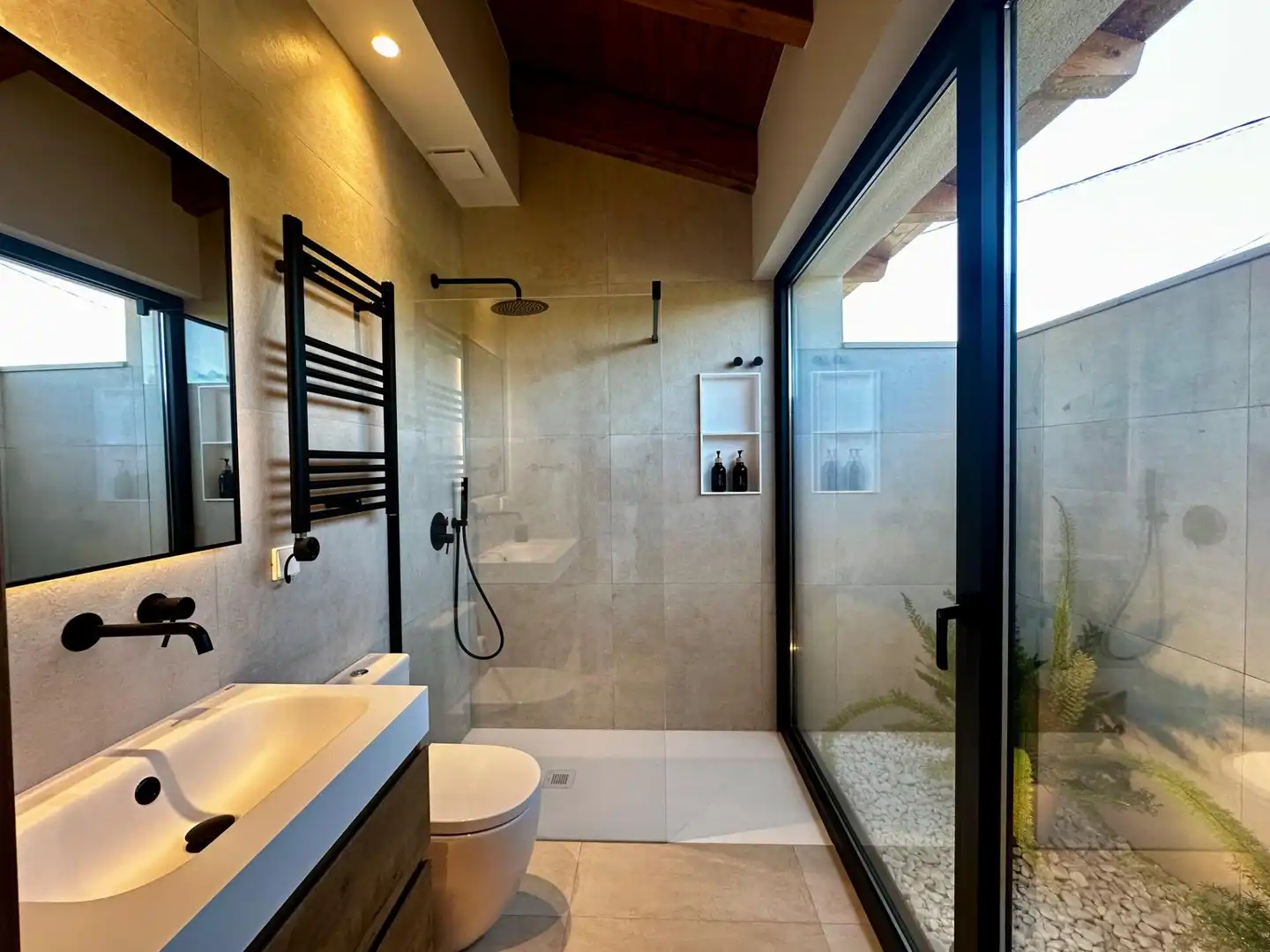 Baño de Casa o chalet en venta en Ribadesella con Aire acondicionado, Calefacción y Jardín privado