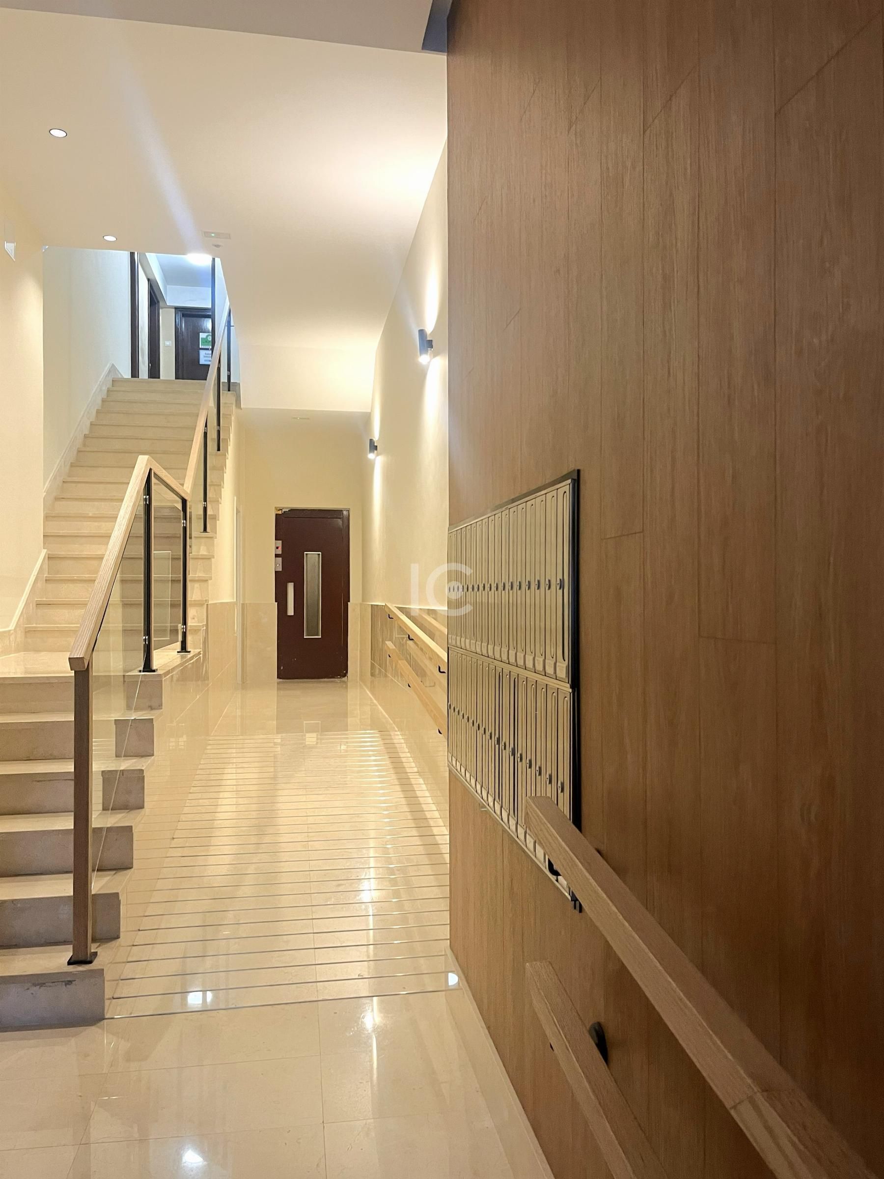 Pis en venda a Sabino Arana - Jesuitas