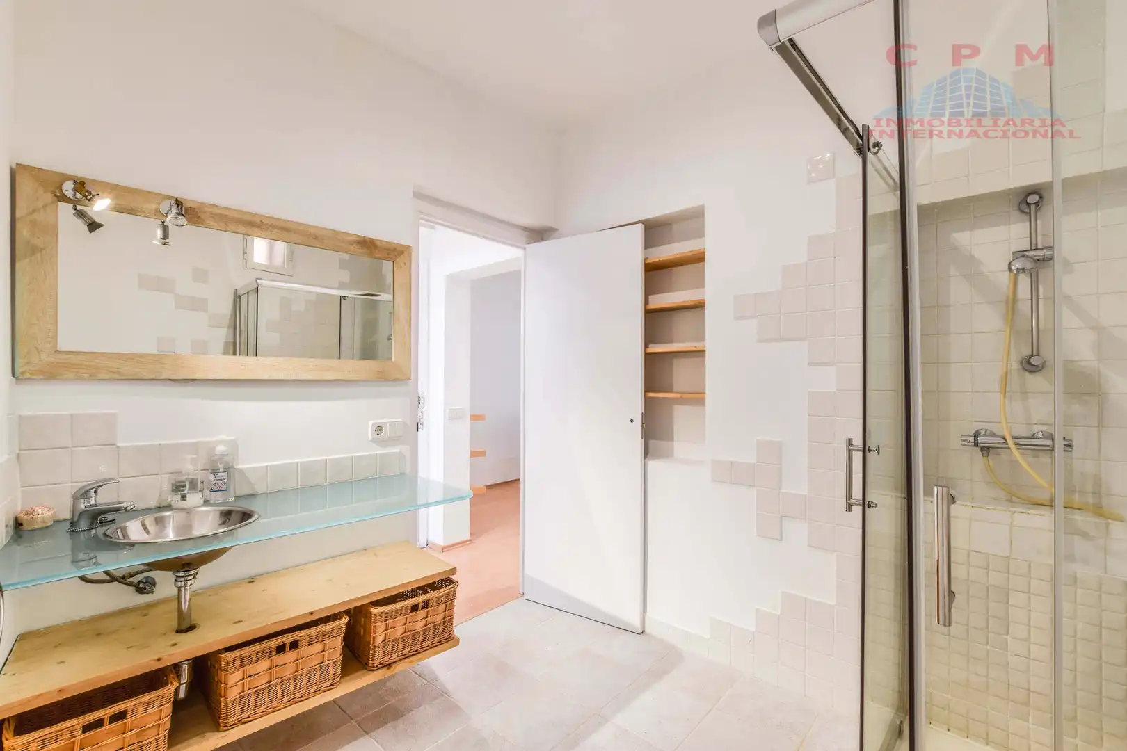 Baño de Piso de alquiler en Madrid con Calefacción, Parquet y Amueblado