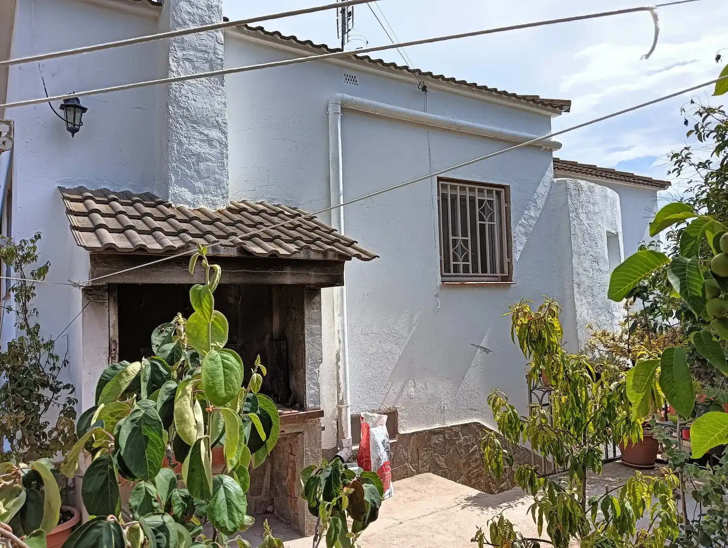Außenansicht von Haus oder Chalet zum Verkauf in La Bisbal del Penedès mit Heizung, Privatgarten und Terrasse