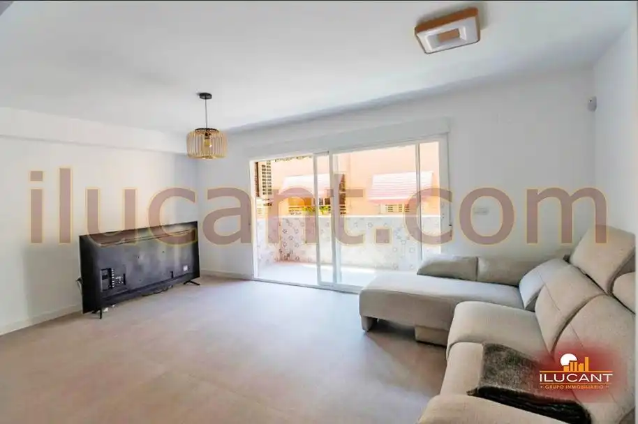 Sala de estar de Piso en venta en Alicante / Alacant con Aire acondicionado y Balcón