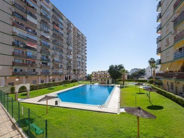 Apartment with pool for sale in Parque de la Paloma