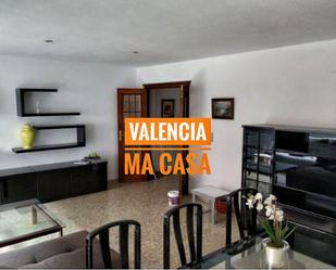 Vista exterior de Pis de lloguer en  Valencia Capital amb Aire condicionat, Moblat i Balcó