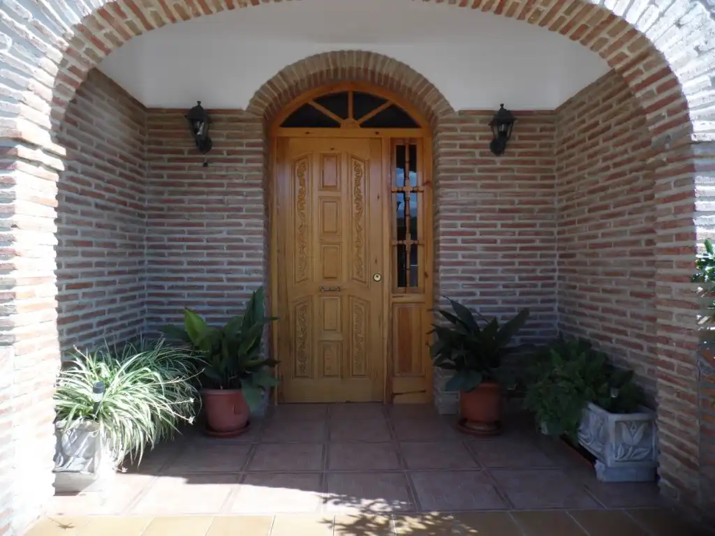Chalet con piscina en venta en Alcaucín, imagen 4