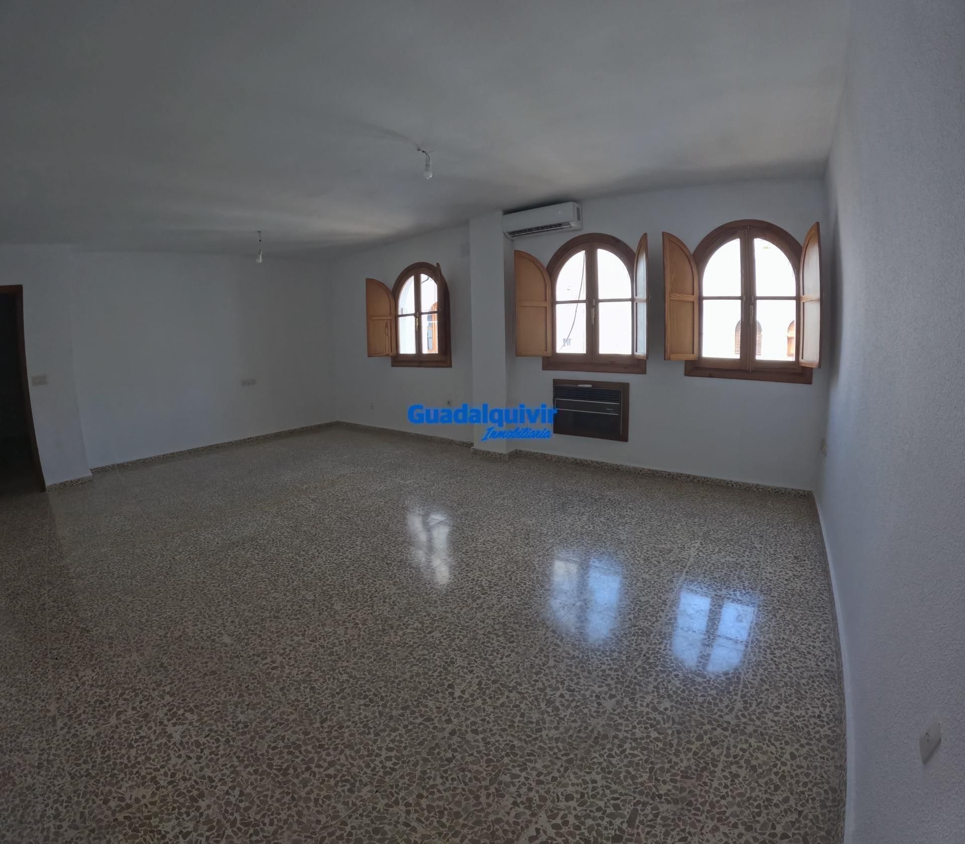 Sala de estar de Piso en venta en  Sevilla Capital con Aire acondicionado, Calefacción y Trastero