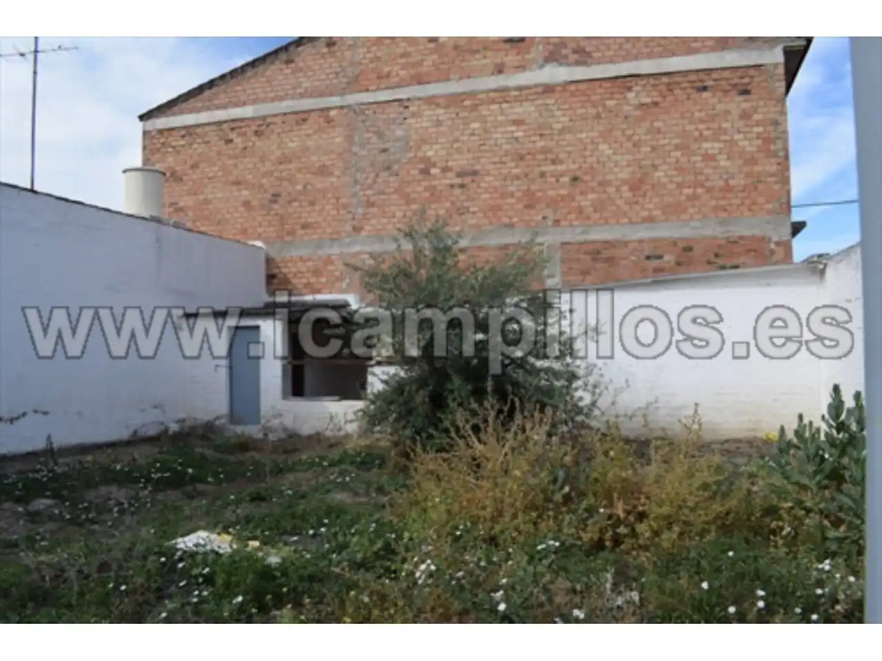 Terreny residencial en venda a Baena