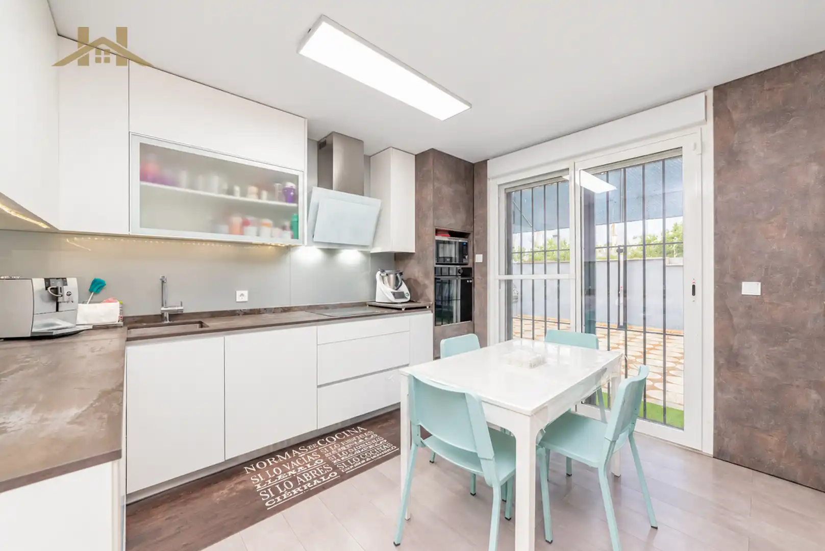 Detached house with terrace for sale in Calle Taeña, imagen 12