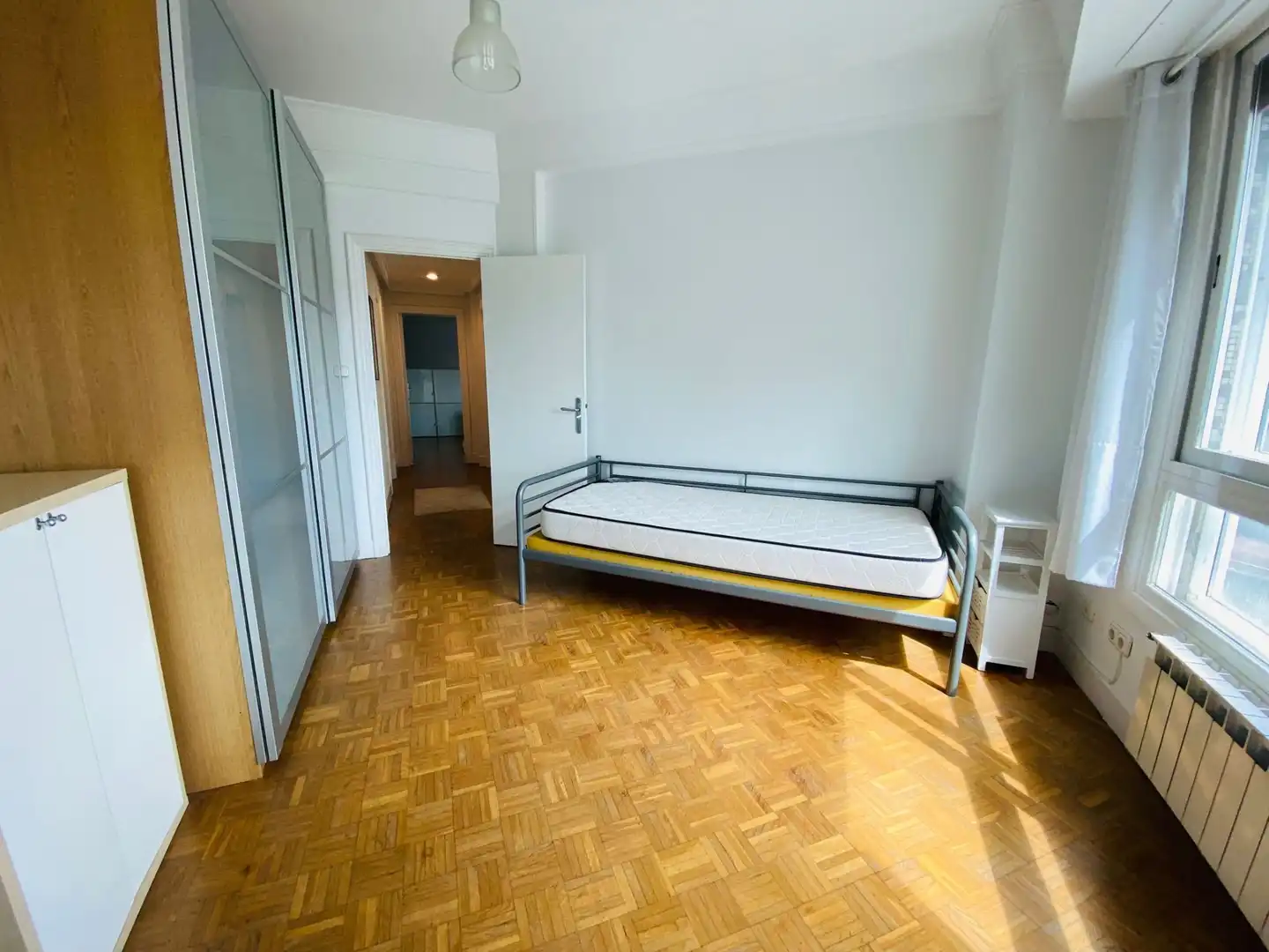Schlafzimmer von Wohnung zur Miete in Egia 
