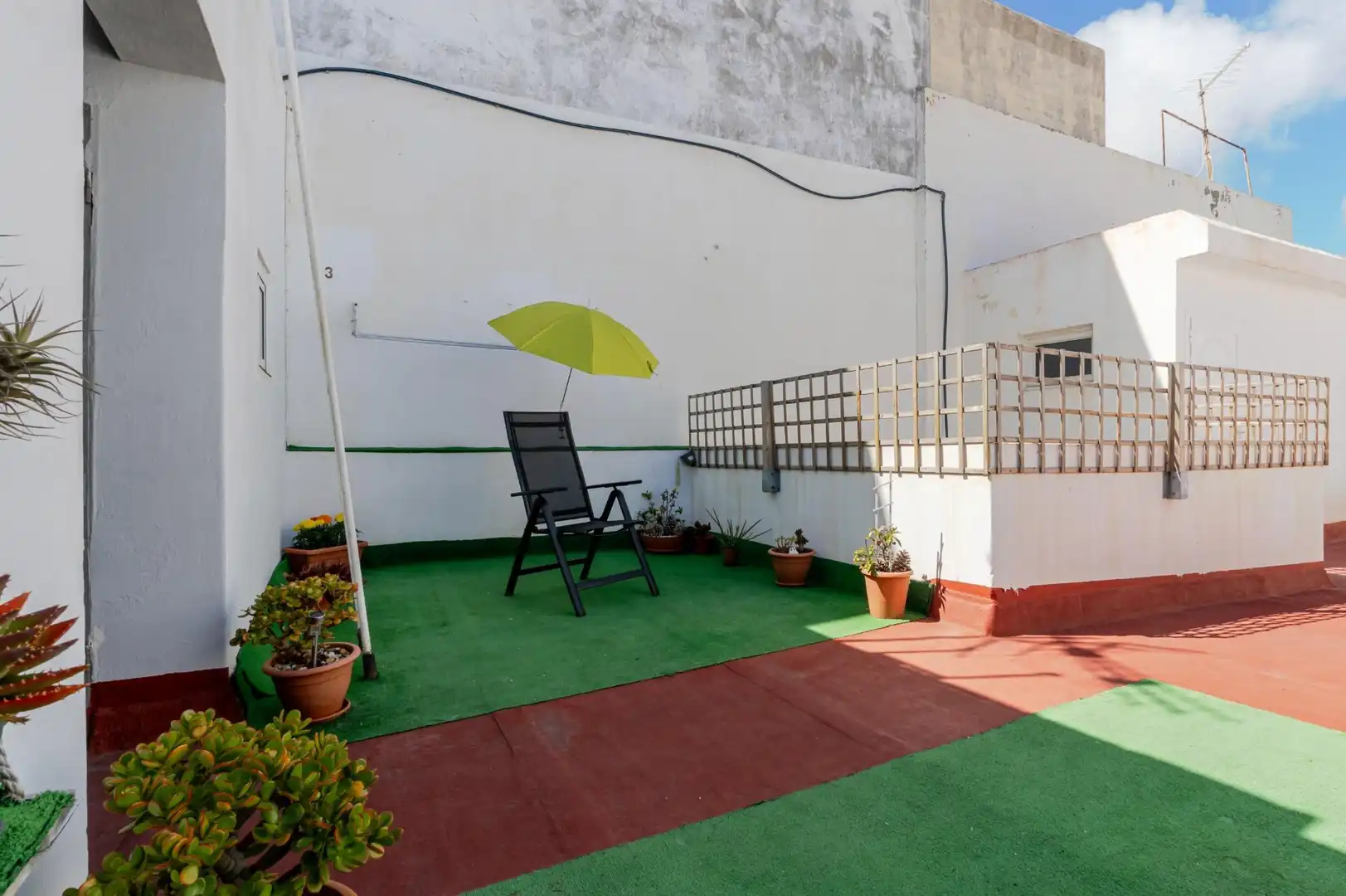 Terrasse von Wohnung zum Verkauf in Las Palmas de Gran Canaria mit Parkett, Abstellraum und Möbliert