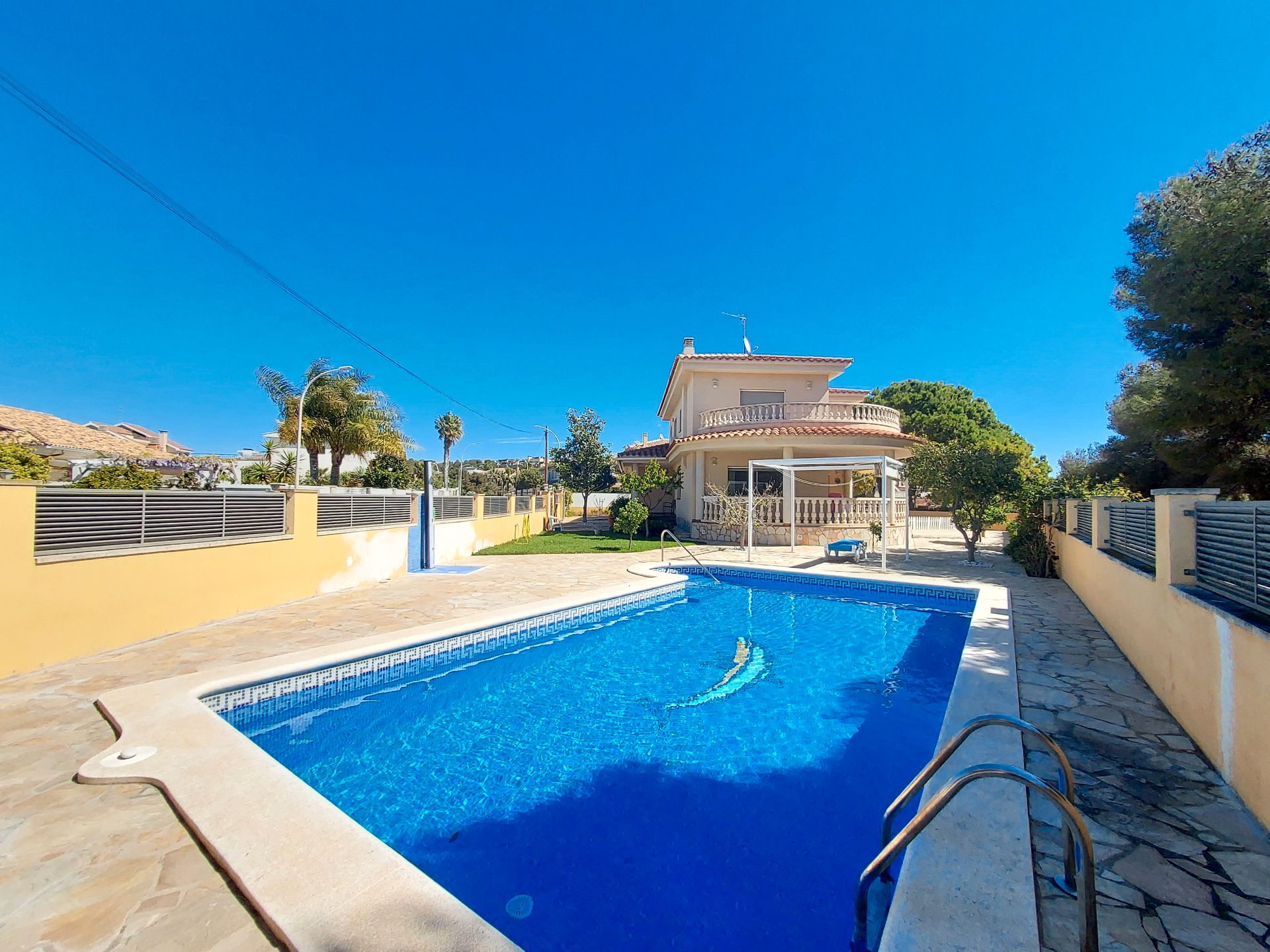 Swimming pool of House or chalet for sale in El Vendrell  with Air Conditioner, Heating and Private garden
