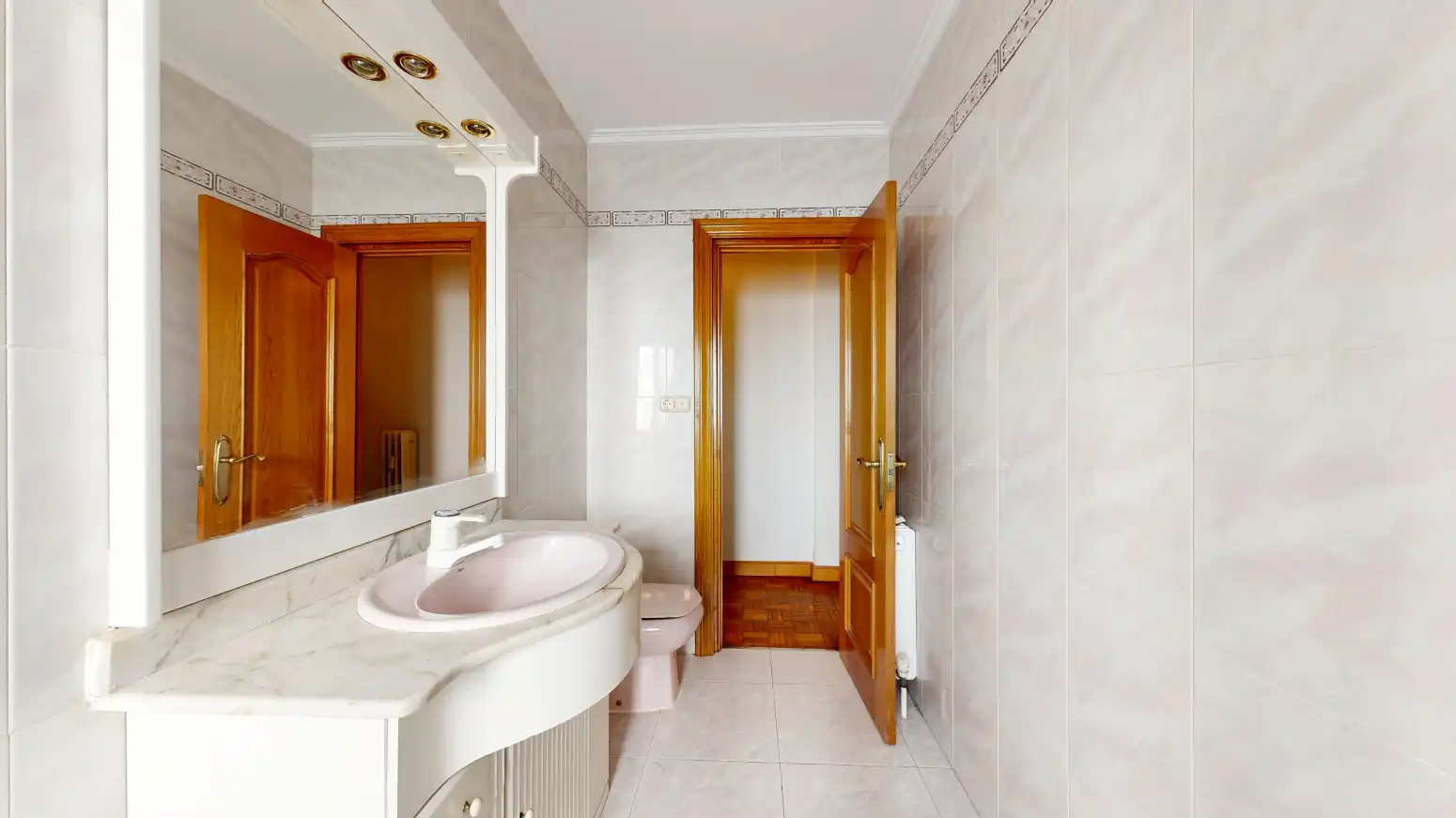 Bathroom of Flat for sale in Tafalla  with Heating, Parquet flooring and Terrace