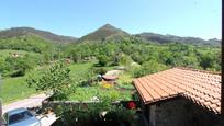 Vista exterior de Casa o xalet en venda en Cangas de Onís amb Jardí privat, Terrassa i Balcó