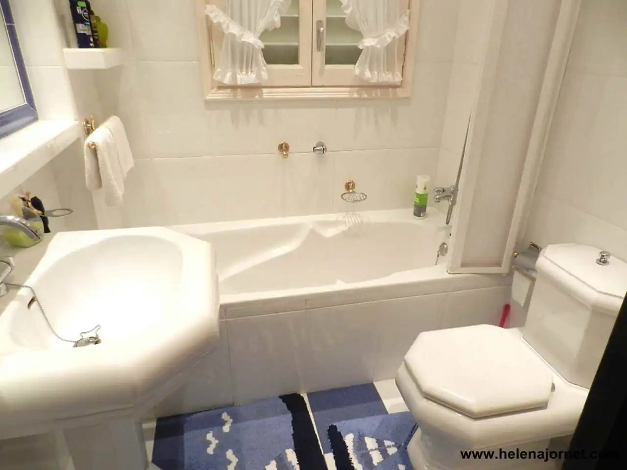 Badezimmer von Dachboden zum Verkauf in Calonge i Sant Antoni mit Heizung, Terrasse und Balkon