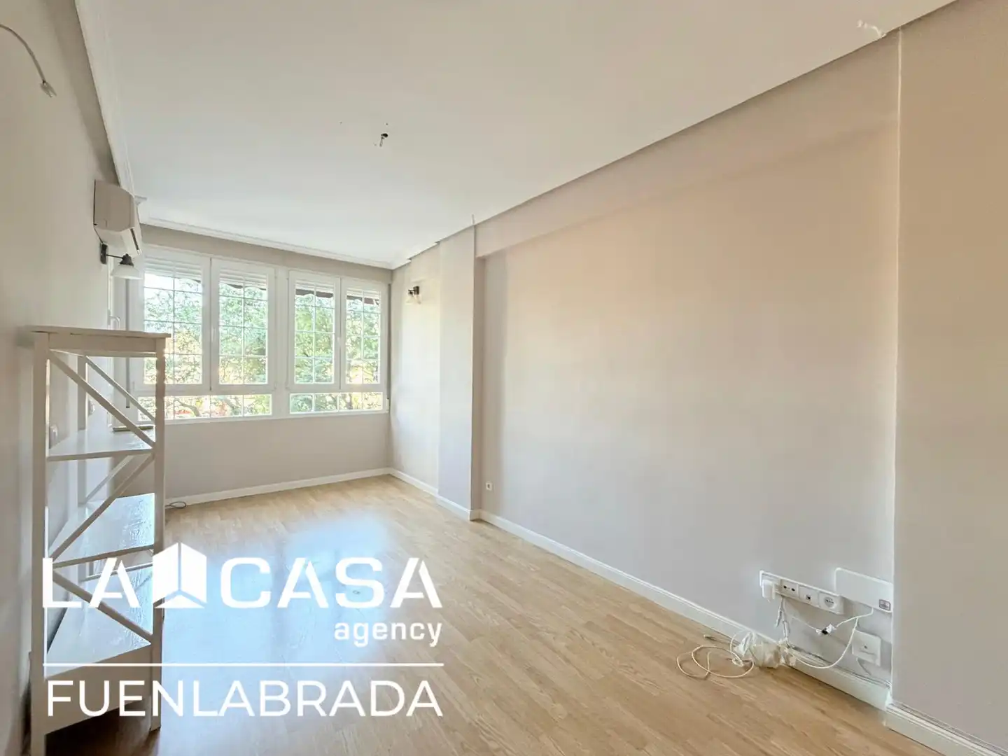 Bedroom of Flat for sale in Fuenlabrada  with Oven and Washing machine