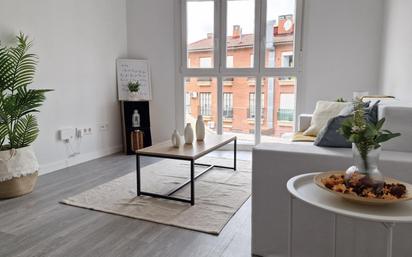 Living room of Flat for sale in  Madrid Capital  with Air Conditioner and Balcony