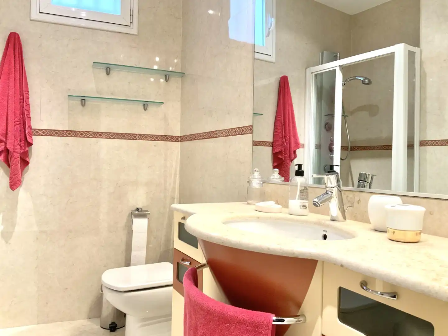 Bathroom of Flat for rent in Madrid  with Air Conditioner, Heating and Furnished