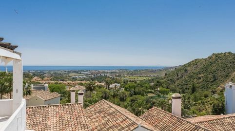 Foto 3 de Casa adosada en venta en Los Arqueros - Puerto del Almendro, Benahavís