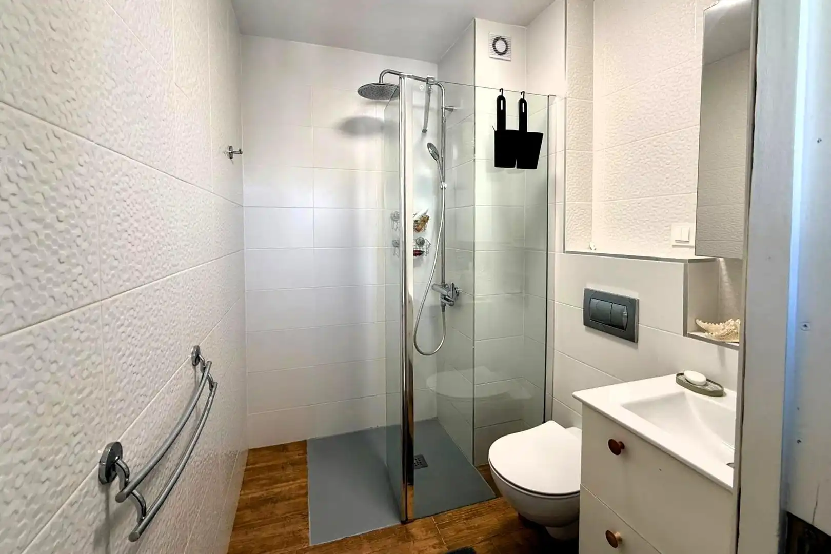 Bathroom of Attic for sale in Torrevieja  with Air Conditioner, Heating and Terrace