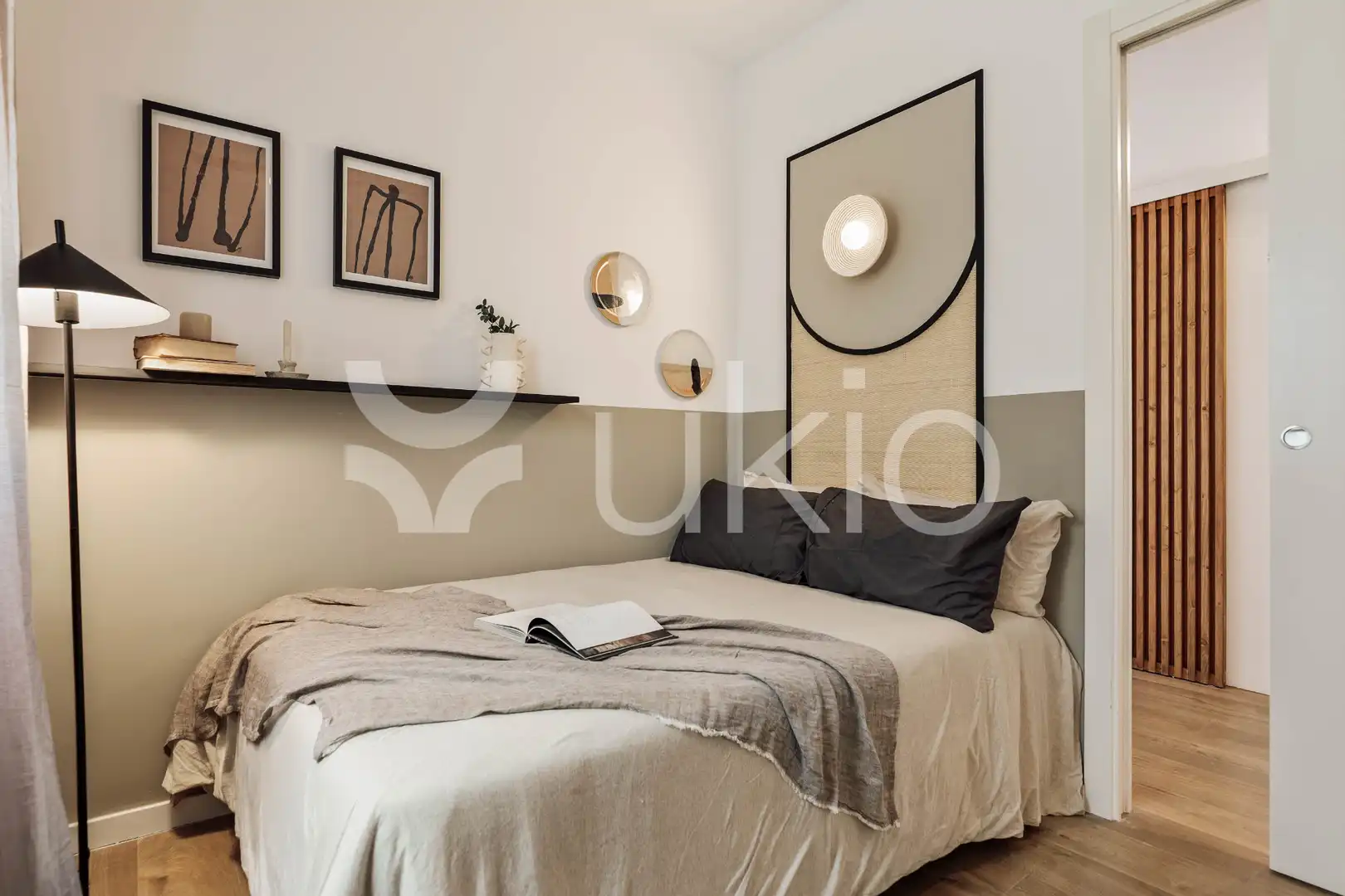 Dormitori de Apartament de lloguer en Barcelona amb Aire condicionat, Calefacció i Terrassa