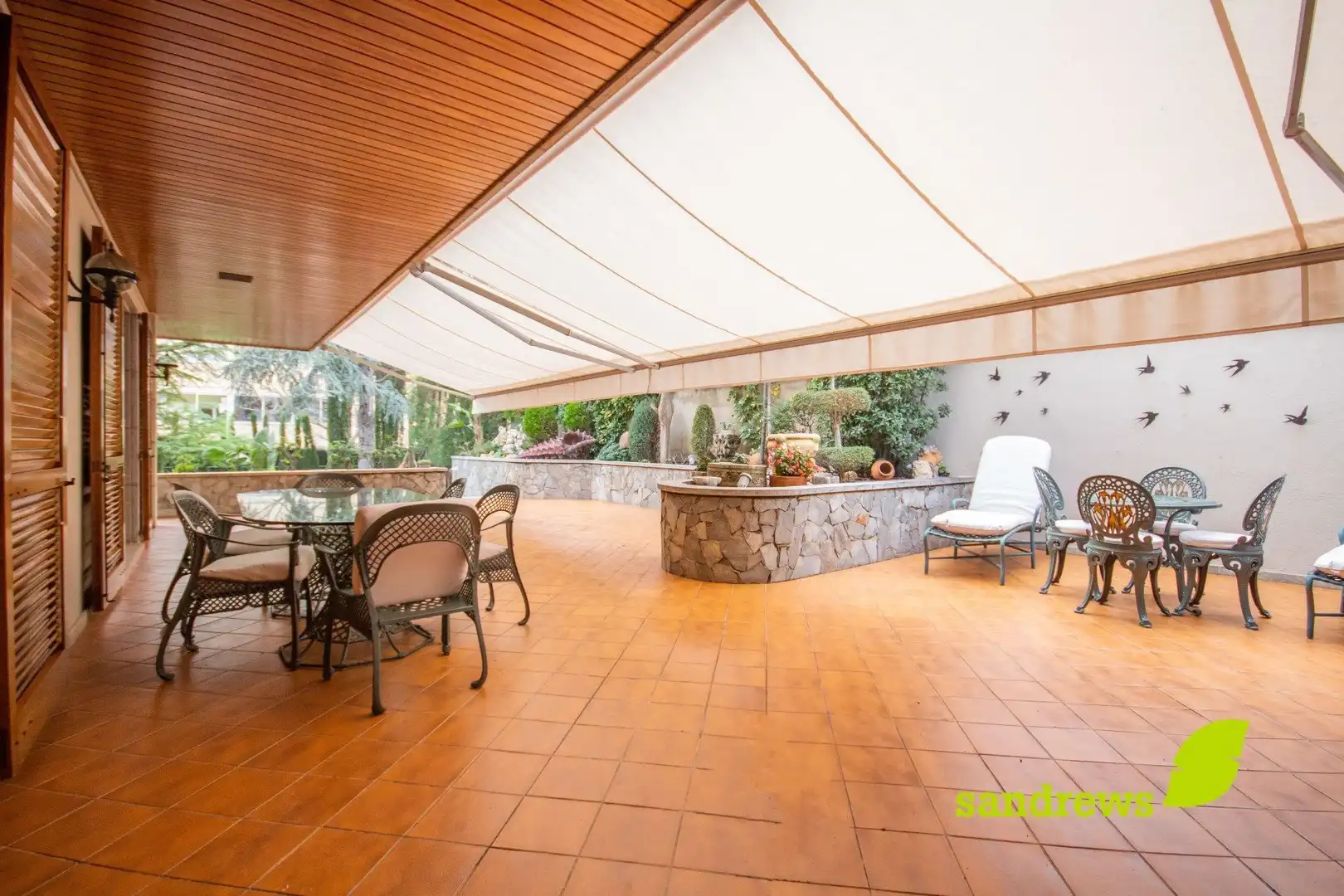 Terrasse von Einfamilien-Reihenhaus zum Verkauf in Figueres mit Klimaanlage, Heizung und Privatgarten