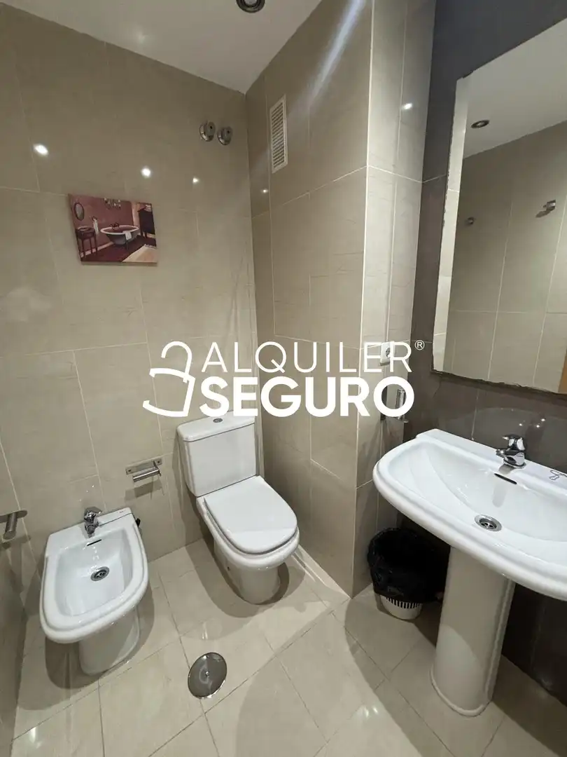 Appartamento con ascensore in affitto a de la Salud, imagen 6