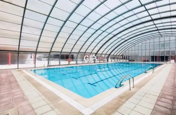 Schwimmbecken von Wohnung zur Miete in Madrid mit Klimaanlage, Heizung und Parkett