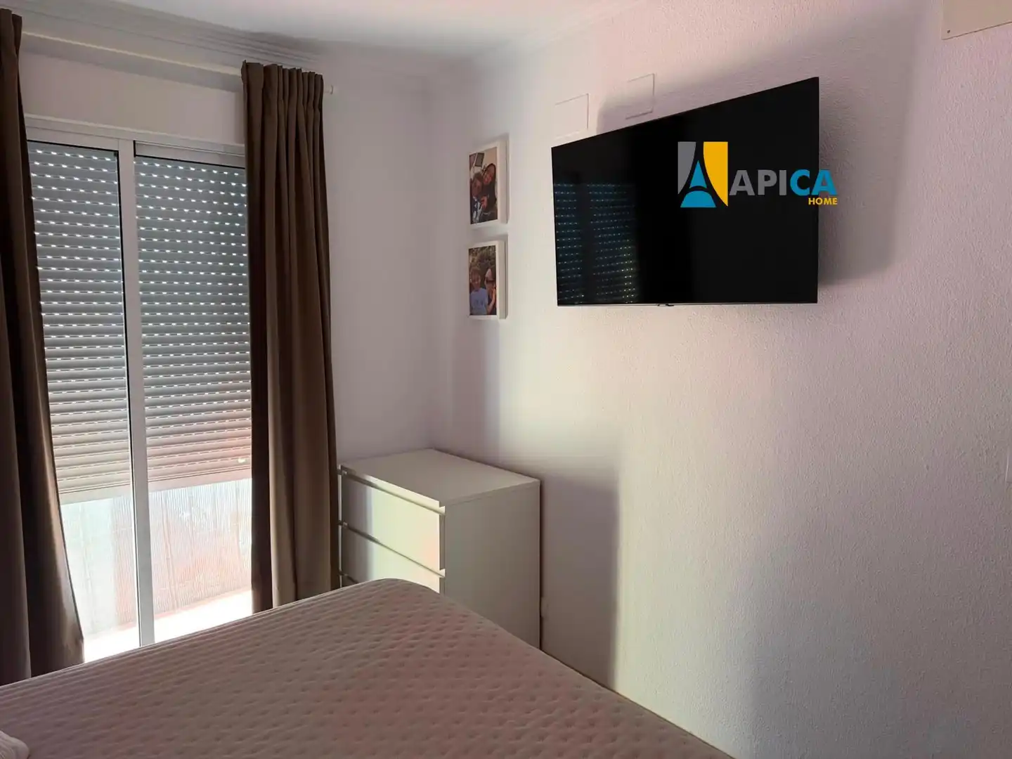 Habitación de Casa adosada en venta en Chiclana de la Frontera con Terraza, Piscina y Piscina comunitaria