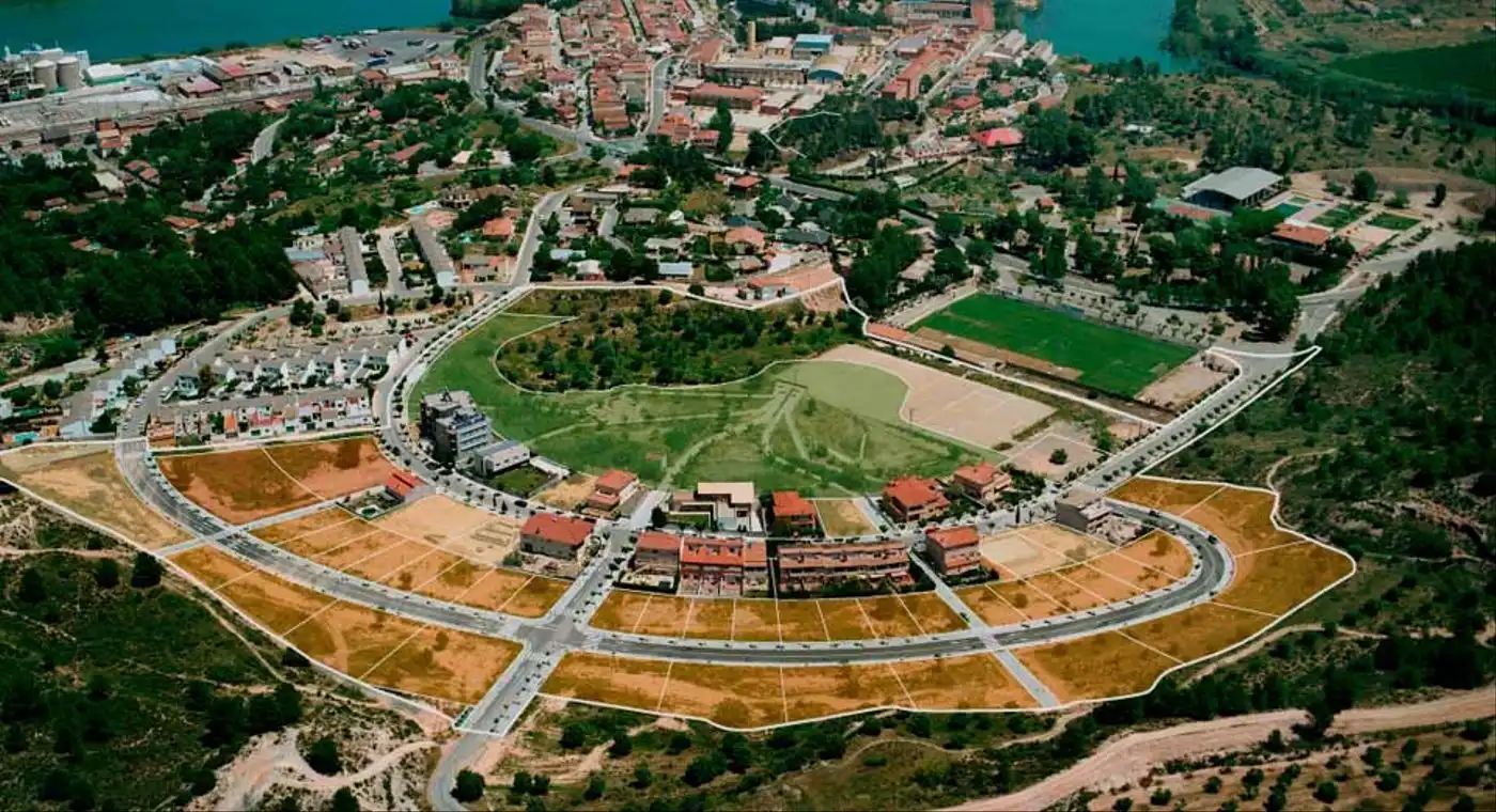 Wohnbaugrundstück zum Verkauf in Flix, imagen 2