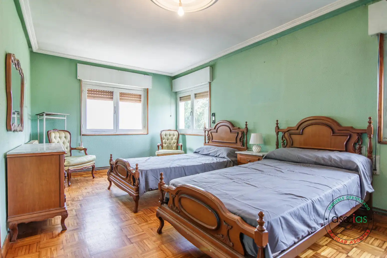 Habitación de Casa o chalet en venta en Las Regueras   con Calefacción y Jardín privado