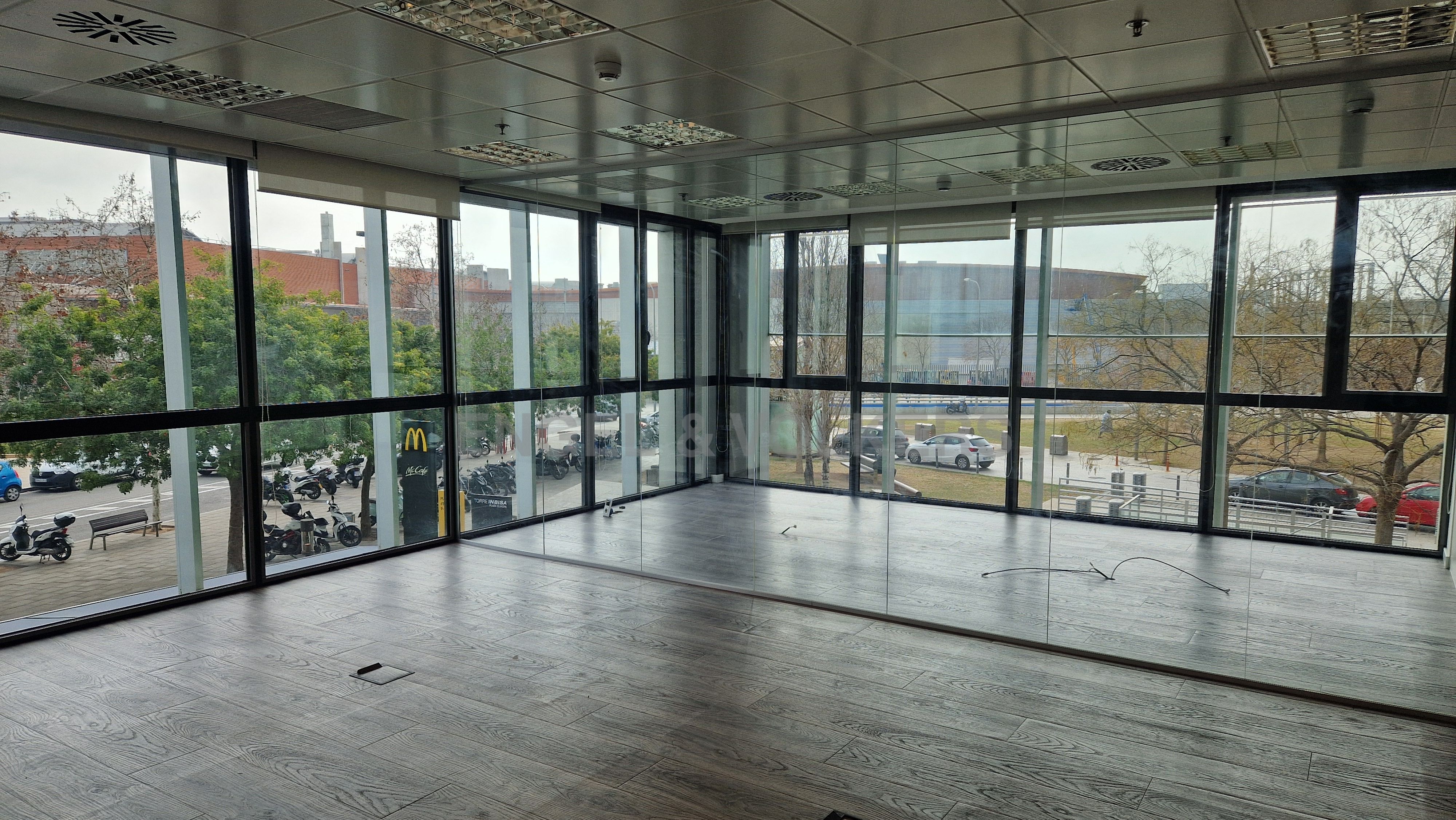 Office to rent in L'Hospitalet de Llobregat  with Air Conditioner