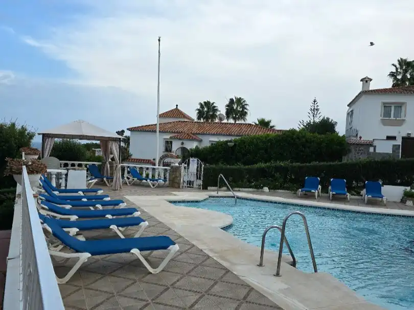 Apartment with pool for sale in Plaza Pajaritos los Urbanización Hacienda Guadalupe 34, imagen 2